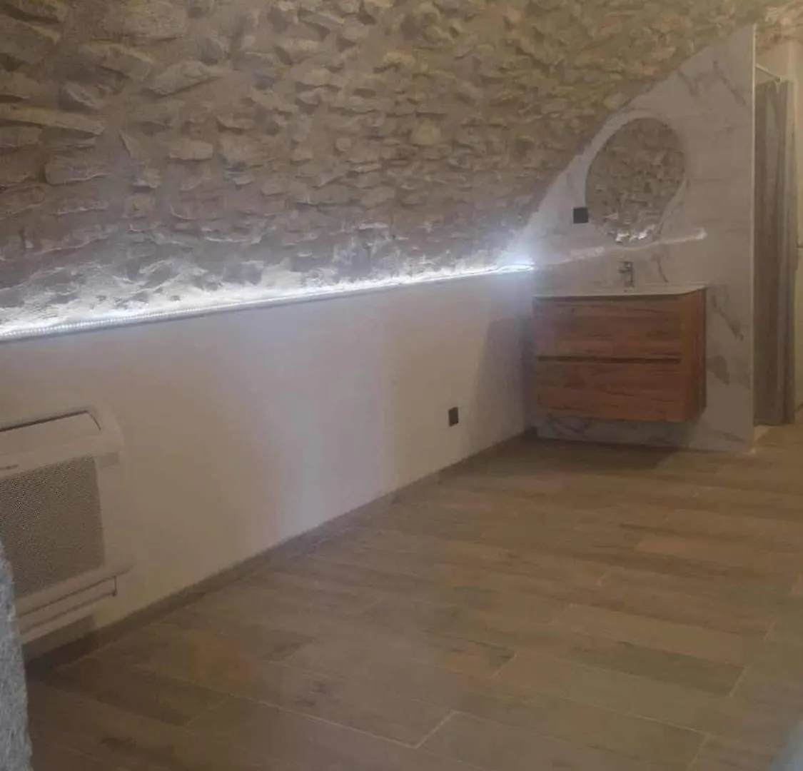 Appartement avec jaccuzzi privatif en RDC proche via rhona Charmes-sur-Rhone Frankrig